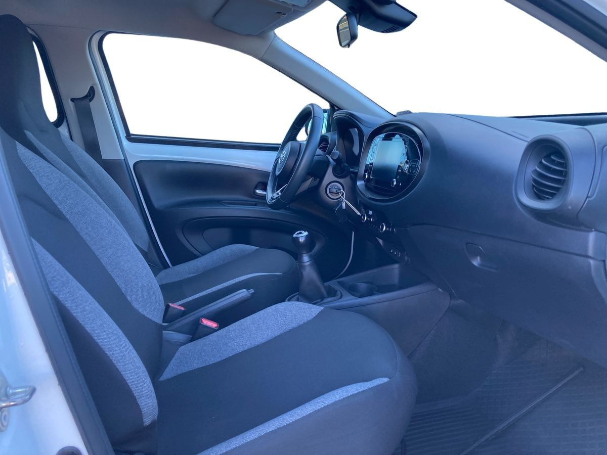 Hvid Toyota Aygo X fra 2022
