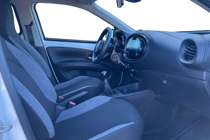 Hvid Toyota Aygo X fra 2022