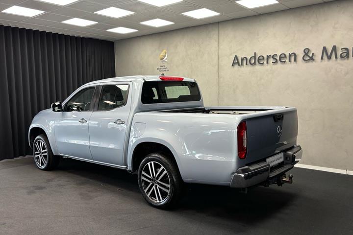 Sølv Mercedes X-Klasse fra 2019