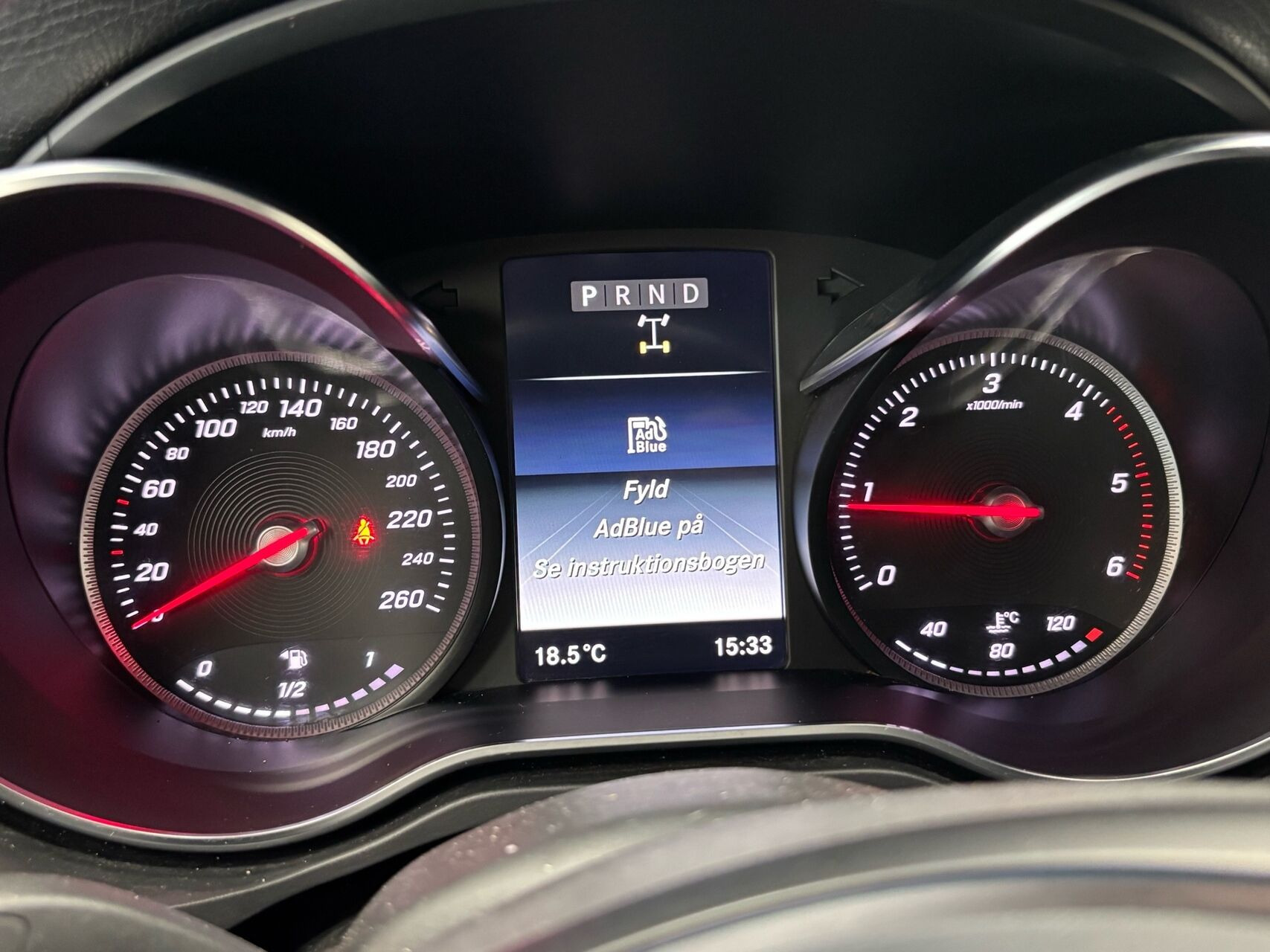 Sølv Mercedes X-Klasse fra 2019