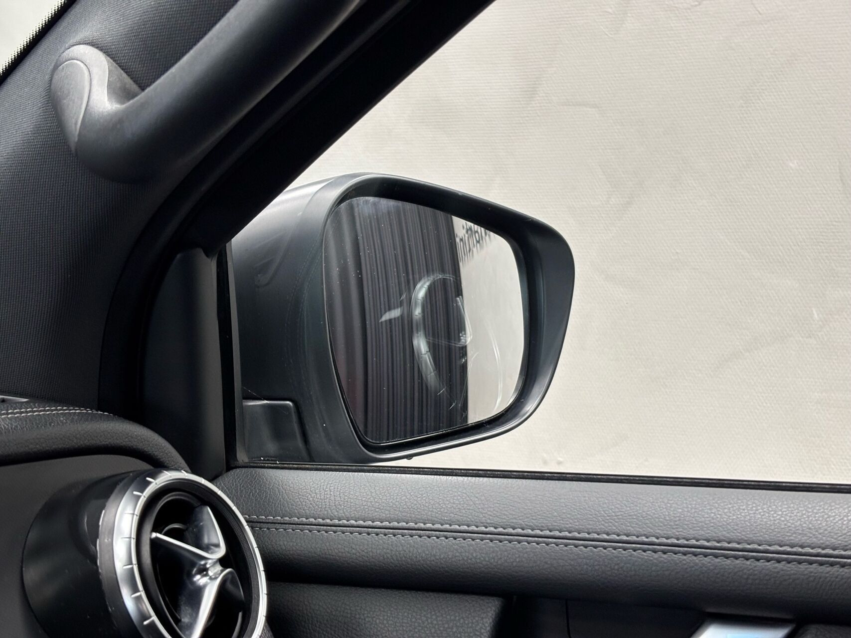 Sølv Mercedes X-Klasse fra 2019