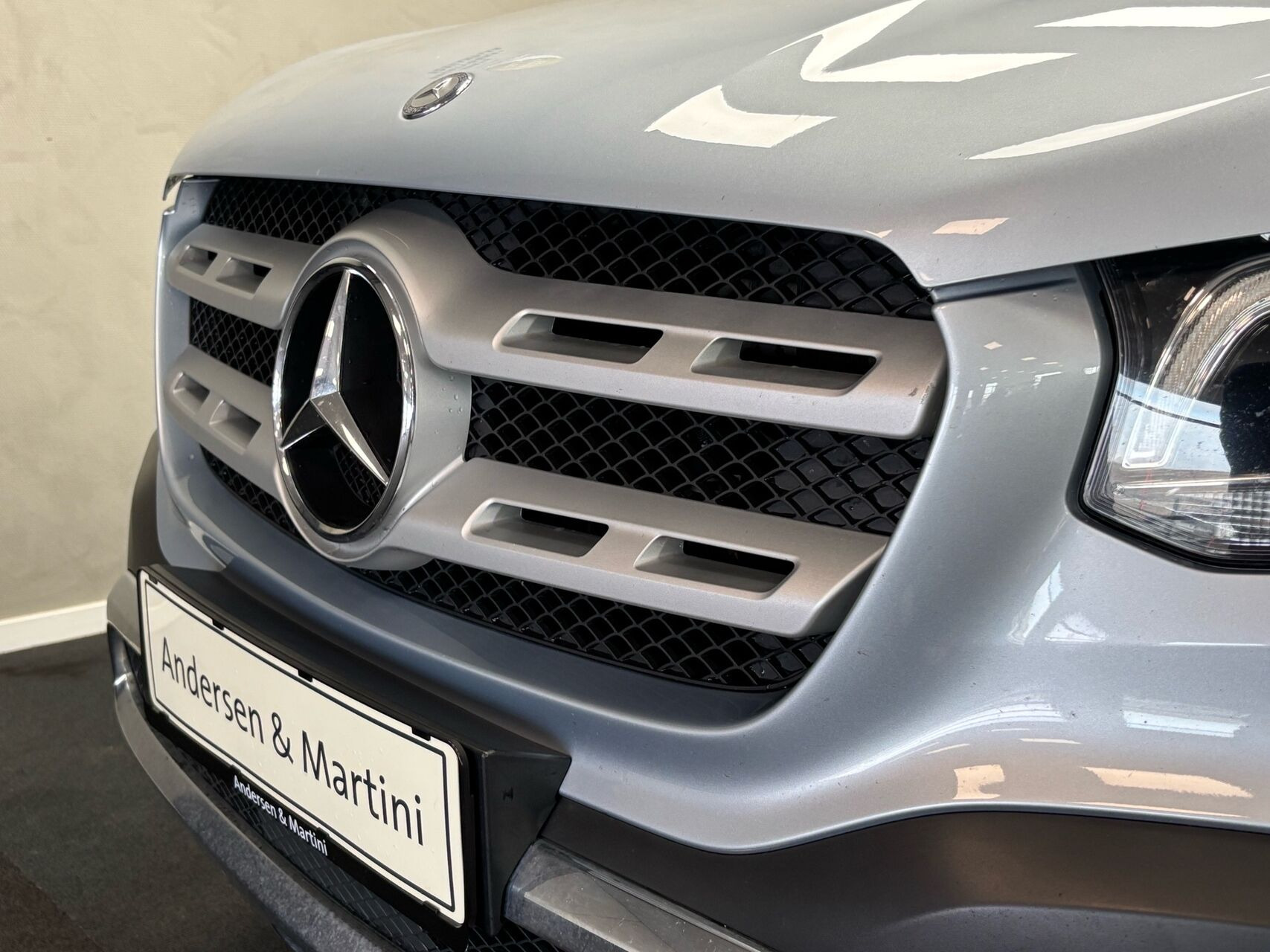 Sølv Mercedes X-Klasse fra 2019