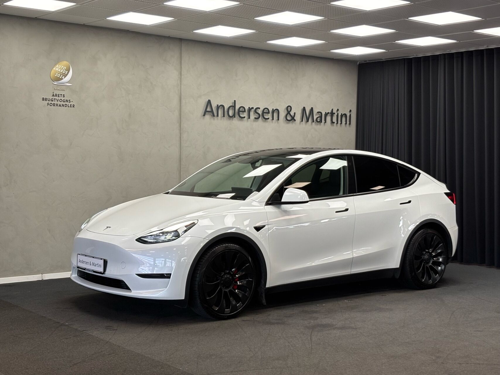 Tesla Model Y EL Performance AWD 534HK 5d Aut.