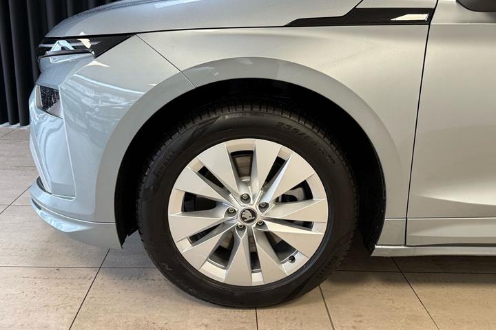 Sølv Skoda Enyaq fra 2026