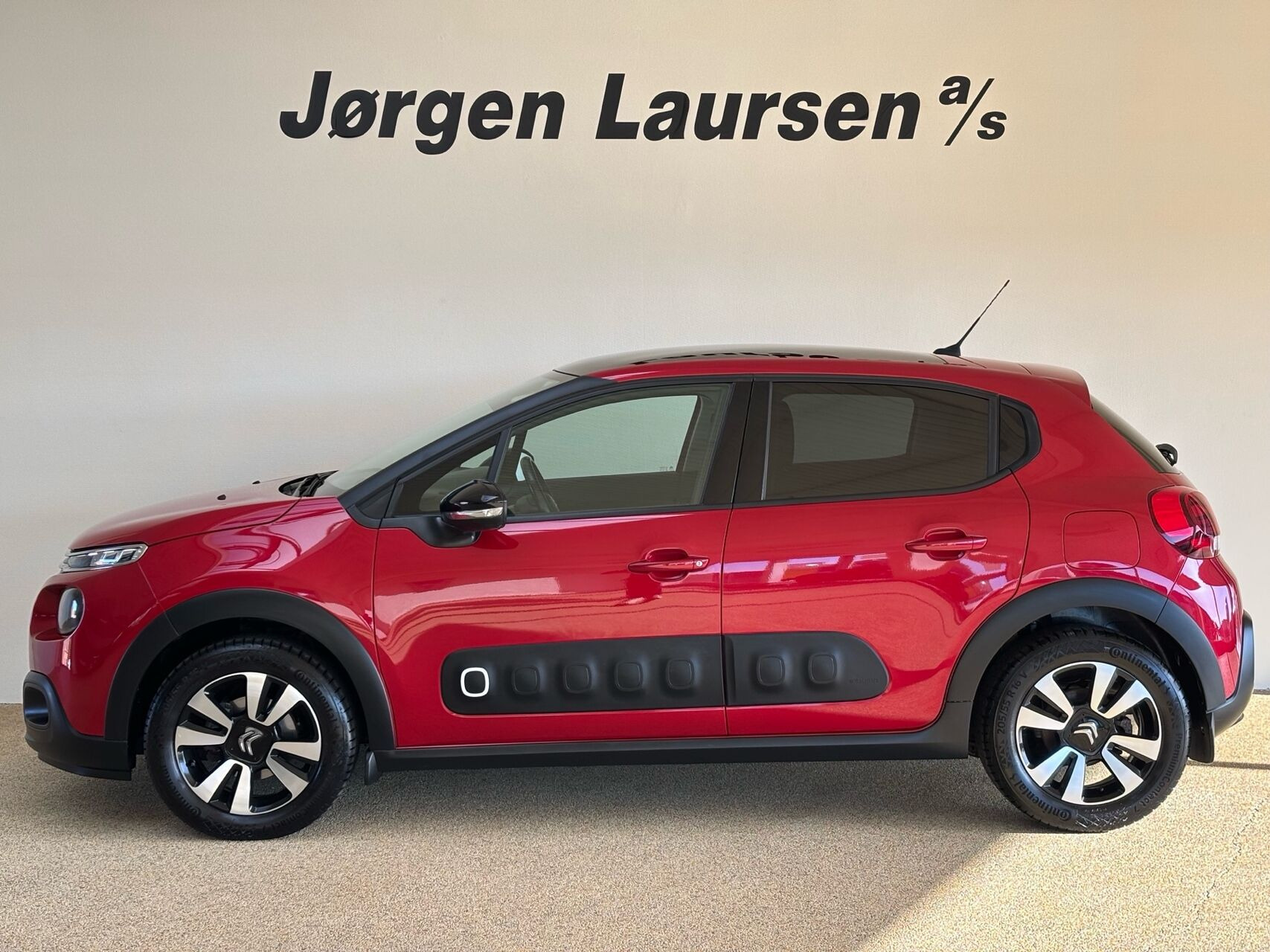 Rød Citroën C3 fra 2019
