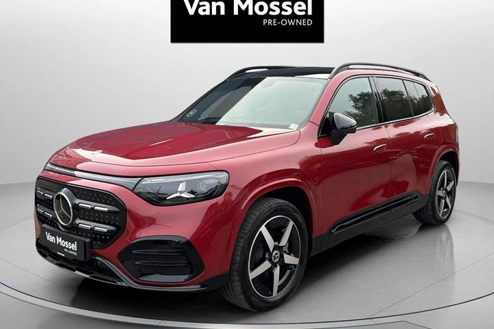 Rød Mercedes GLB250+ fra 2026