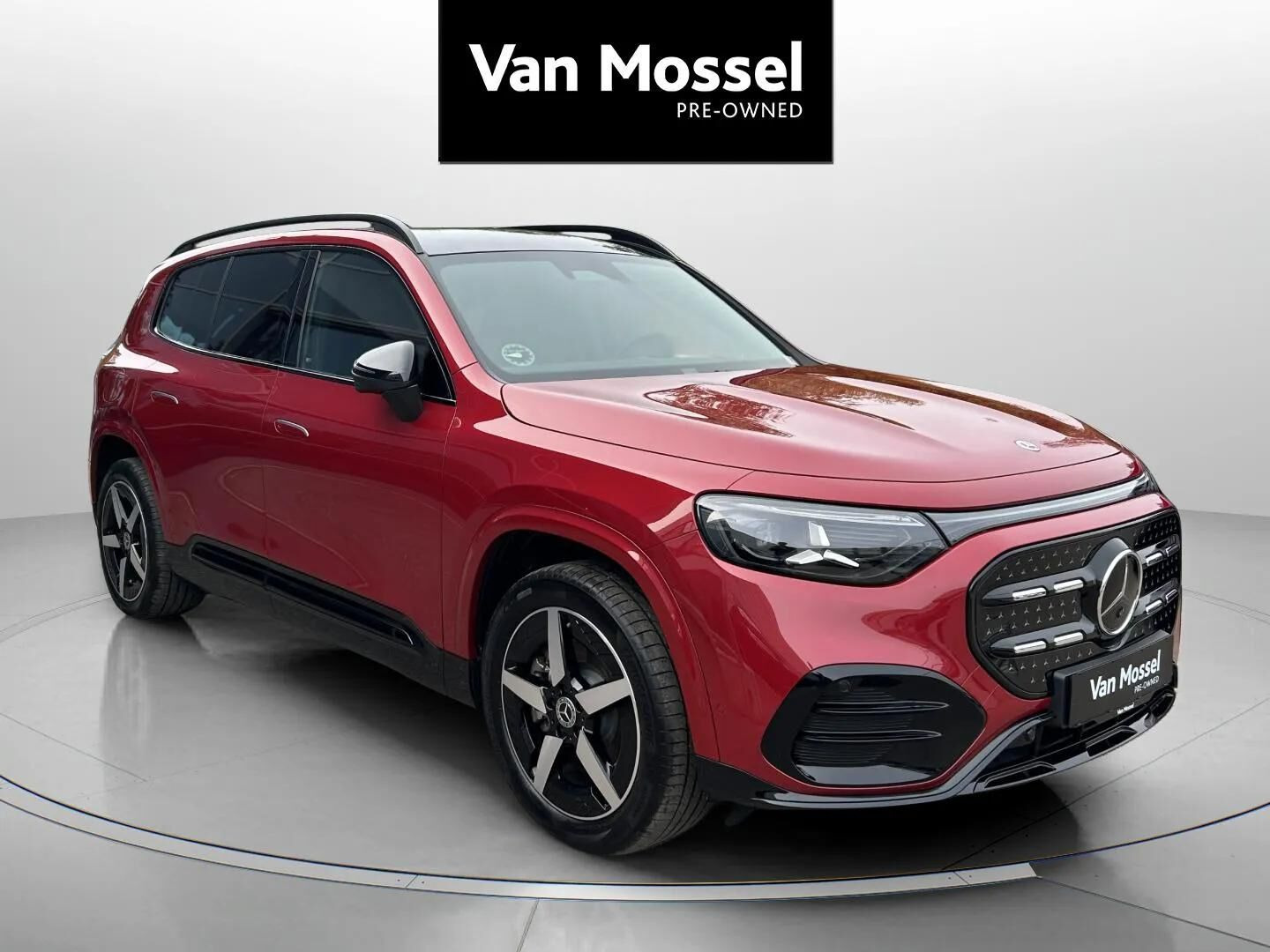 Rød Mercedes GLB250+ fra 2026