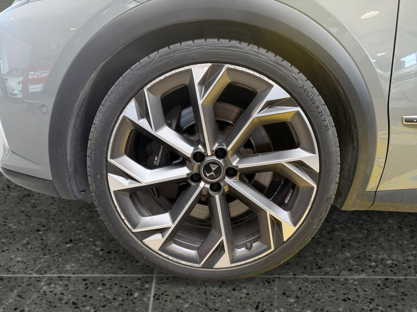 Grå DS DS 7 CrossBack fra 2023