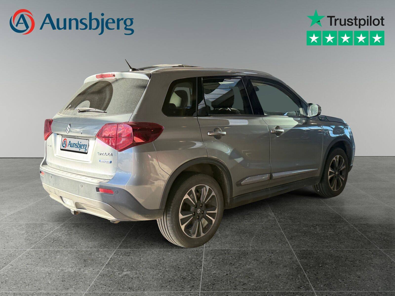 Grå Suzuki Vitara fra 2020