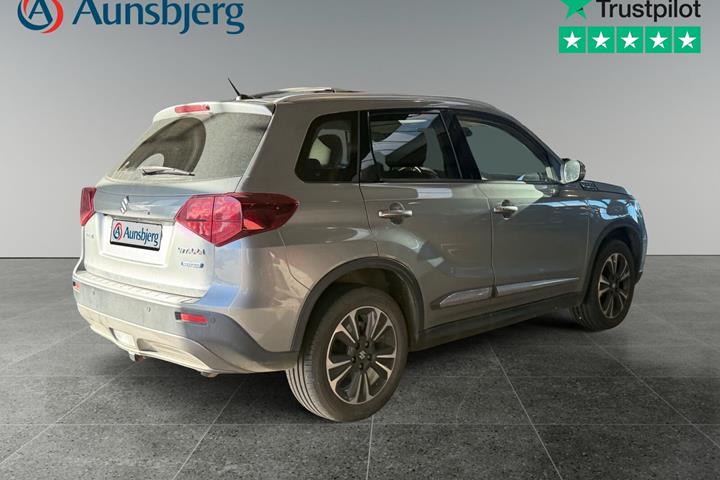 Grå Suzuki Vitara fra 2020