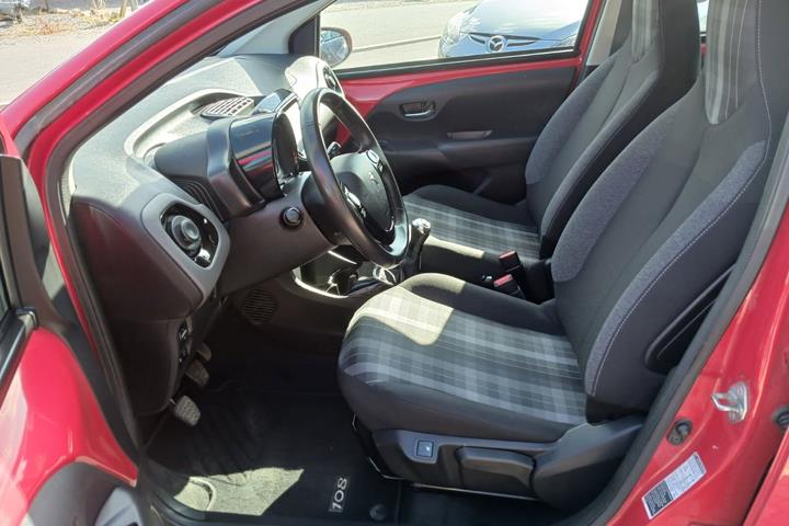Rød Peugeot 108 fra 2019