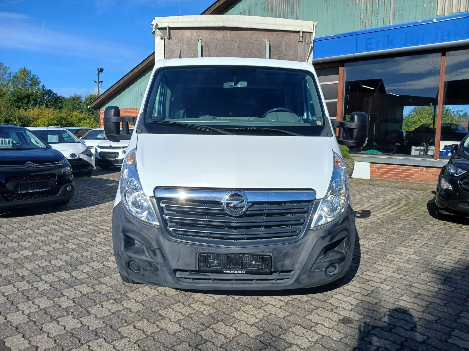 Hvid Opel Movano fra 2011