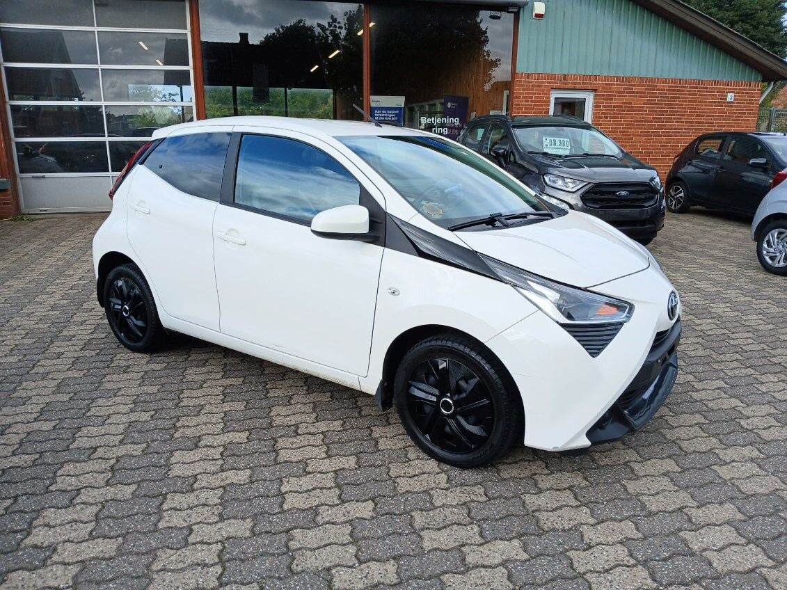 Hvid Toyota Aygo fra 2019