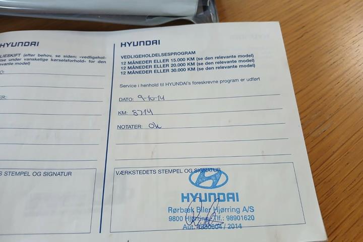 Rød Hyundai i20 fra 2013