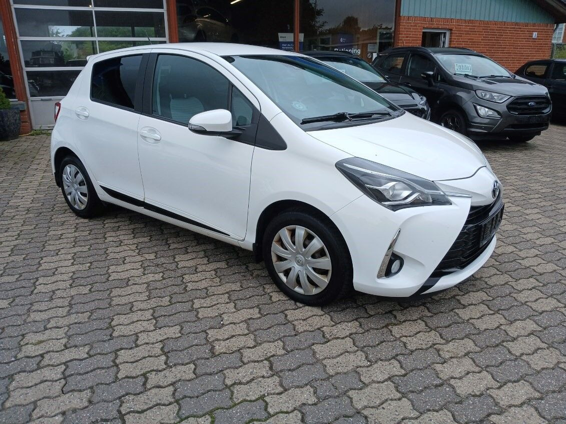 Hvid Toyota Yaris fra 2017