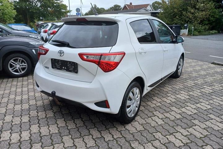 Hvid Toyota Yaris fra 2017