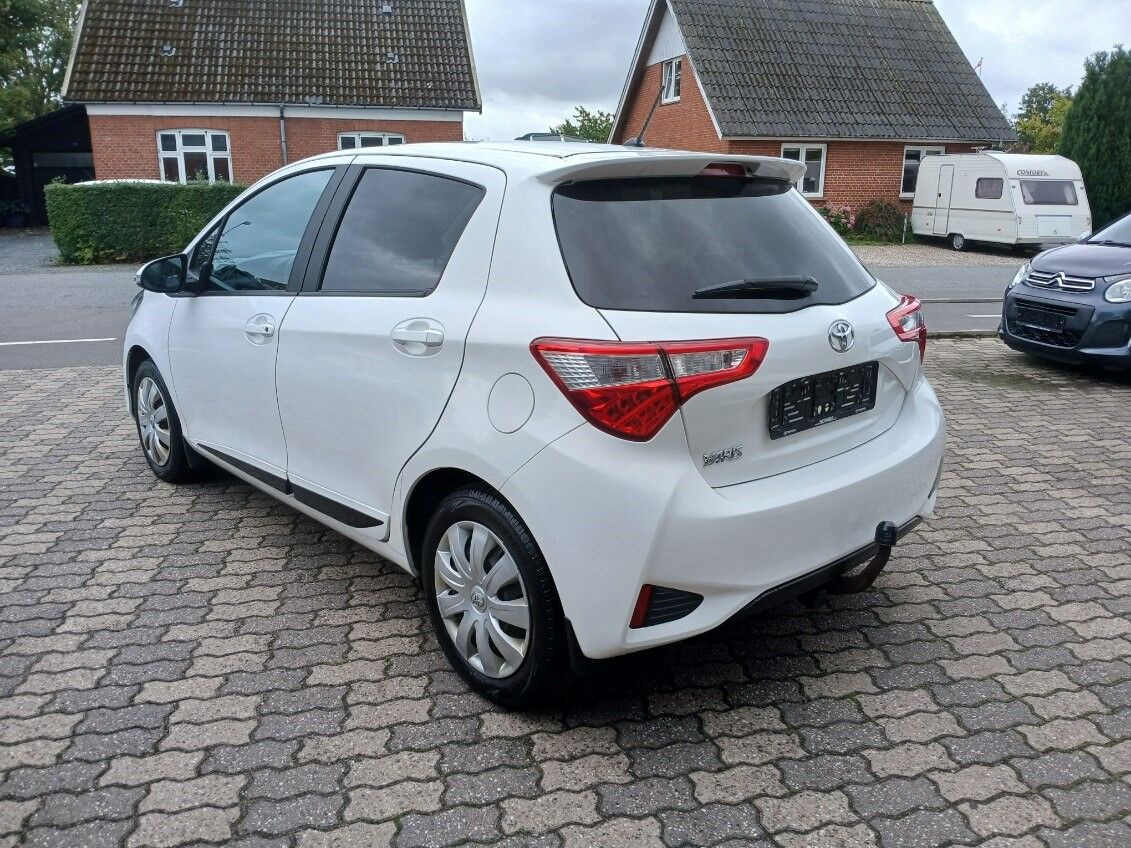 Hvid Toyota Yaris fra 2017