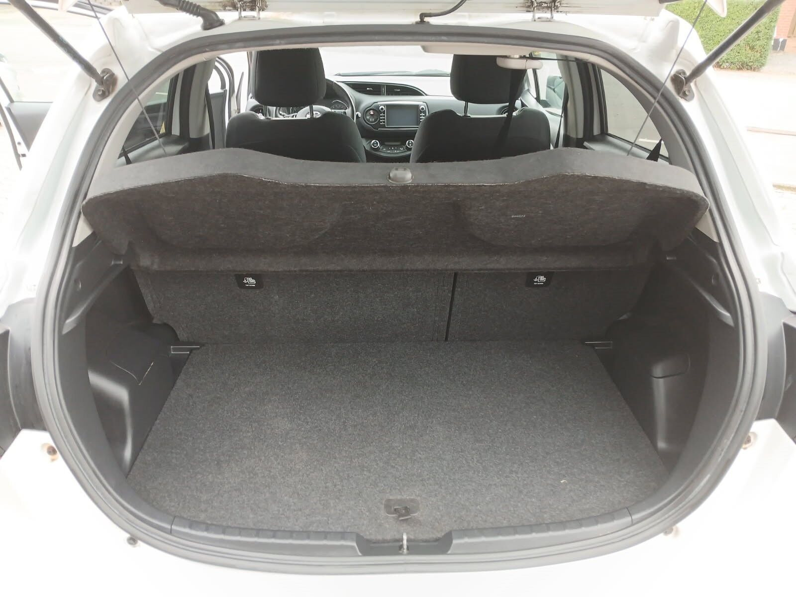 Hvid Toyota Yaris fra 2017