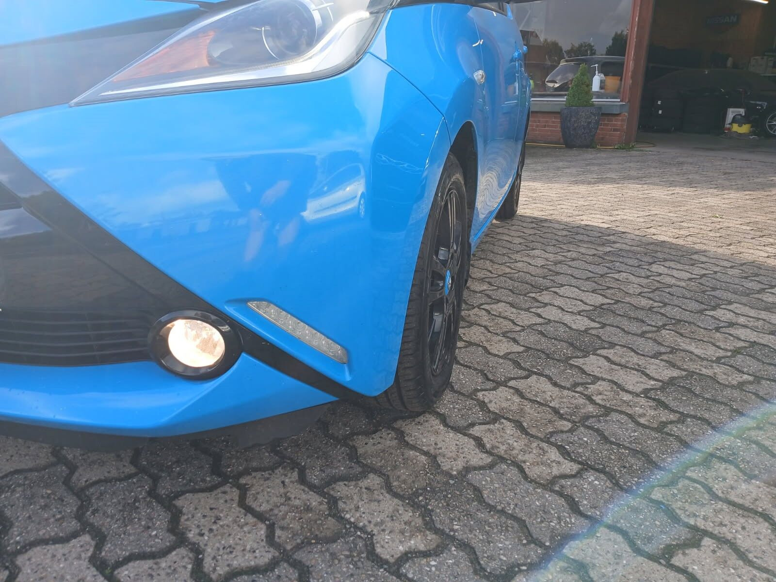 Blå Toyota Aygo fra 2015