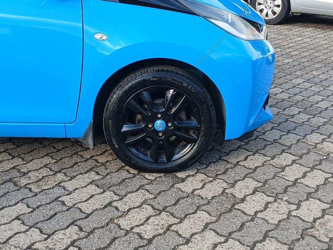 Blå Toyota Aygo fra 2015