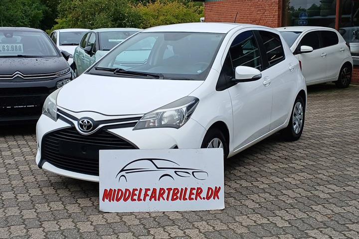 Hvid Toyota Yaris fra 2015