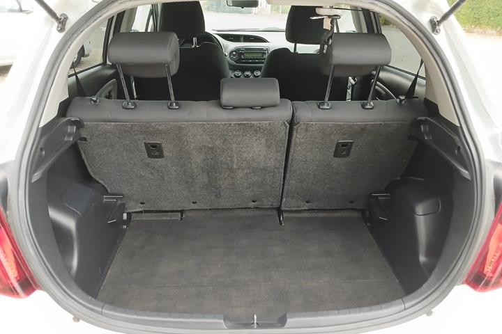 Hvid Toyota Yaris fra 2015
