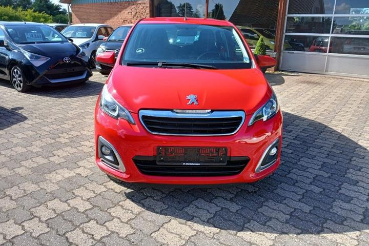 Rød Peugeot 108 fra 2018