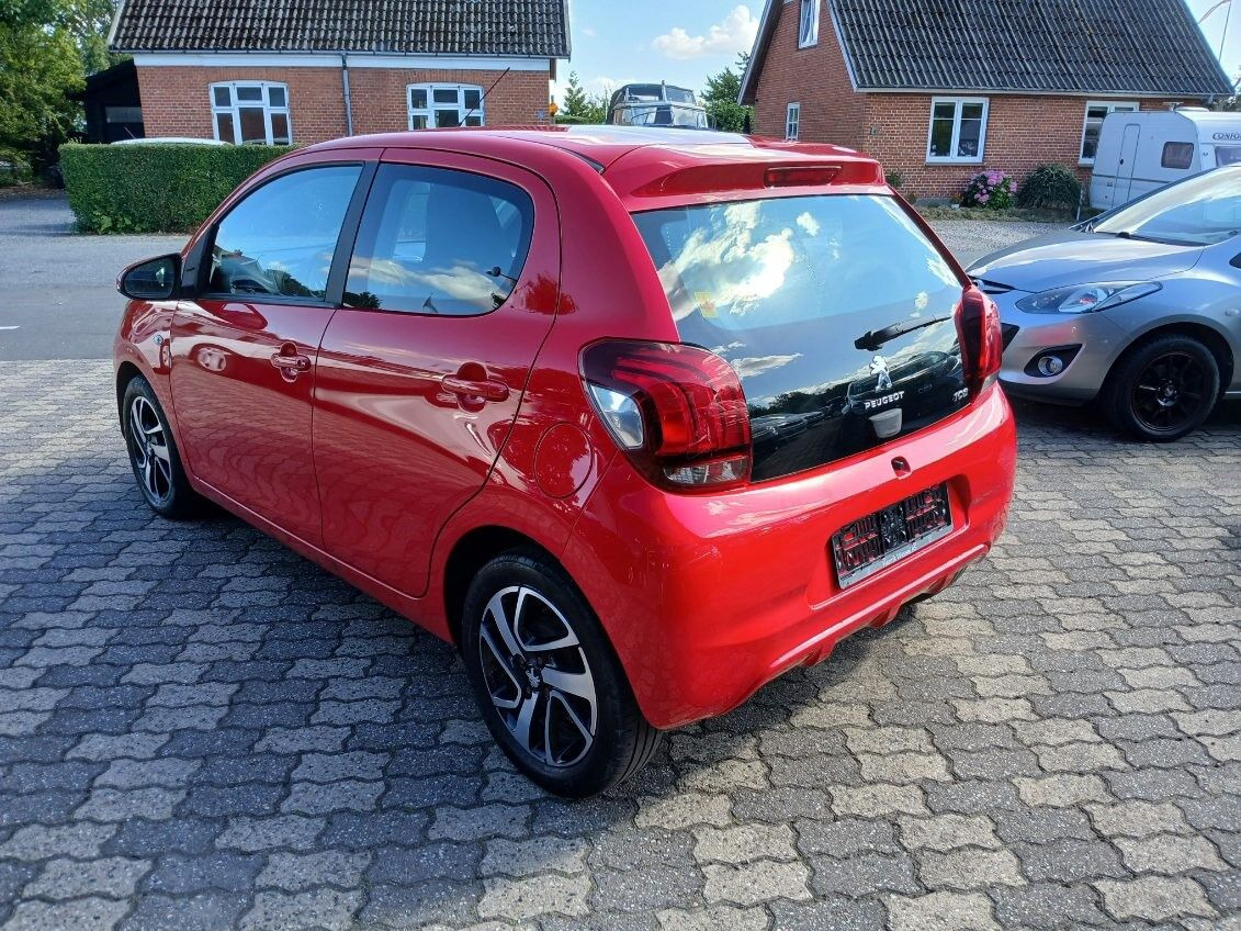 Rød Peugeot 108 fra 2018
