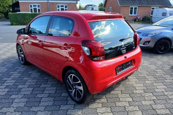 Rød Peugeot 108 fra 2018
