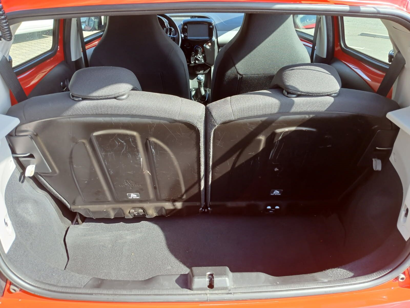 Rød Peugeot 108 fra 2018