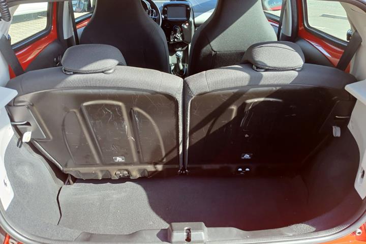 Rød Peugeot 108 fra 2018