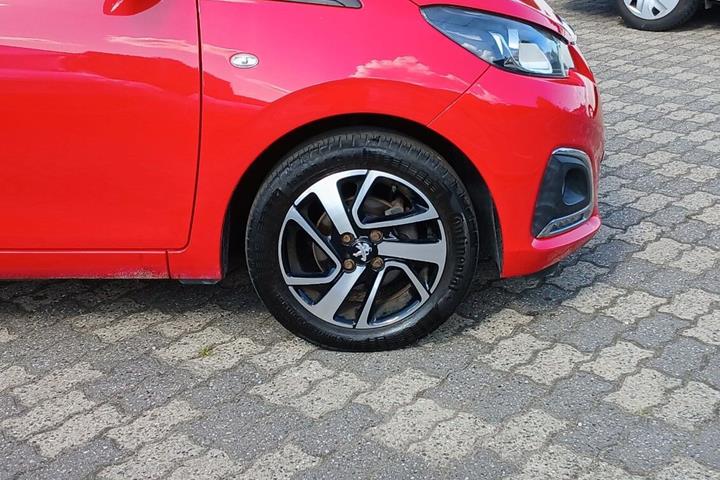Rød Peugeot 108 fra 2018