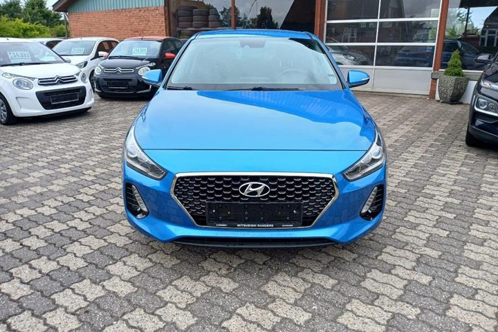 Blå Hyundai i30 fra 2017