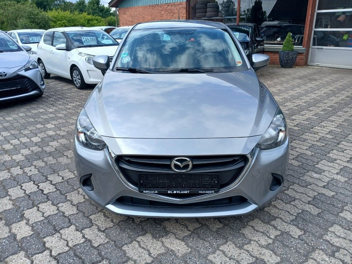Sort Mazda 2 fra 2016