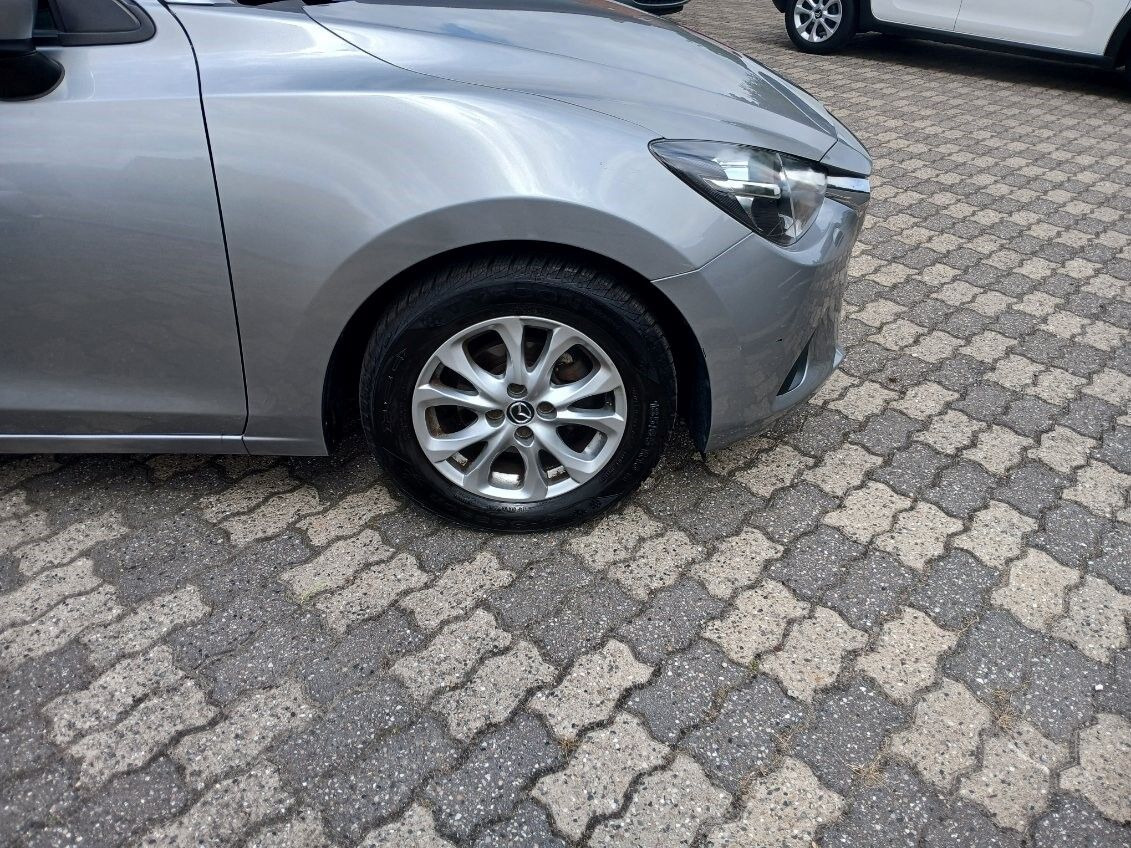 Sort Mazda 2 fra 2016
