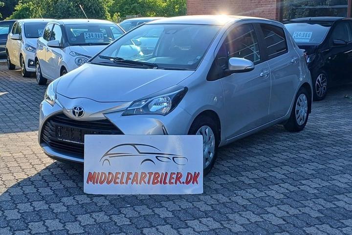 Sølv Toyota Yaris fra 2017