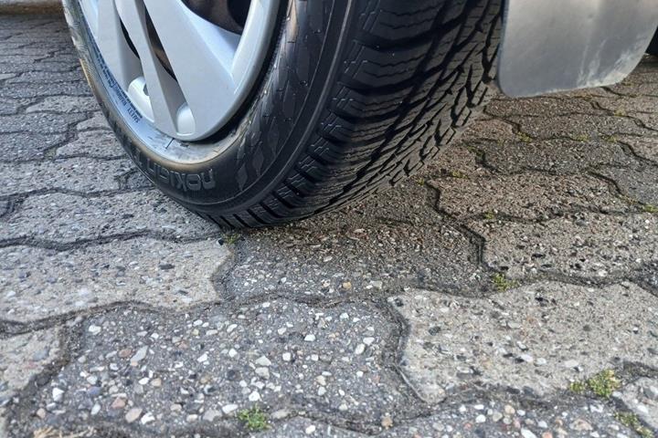 Sølv Toyota Yaris fra 2017