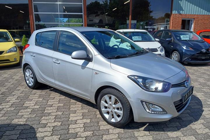 Sølv Hyundai i20 fra 2013