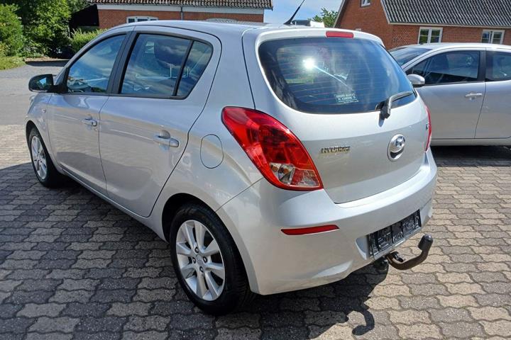 Sølv Hyundai i20 fra 2013