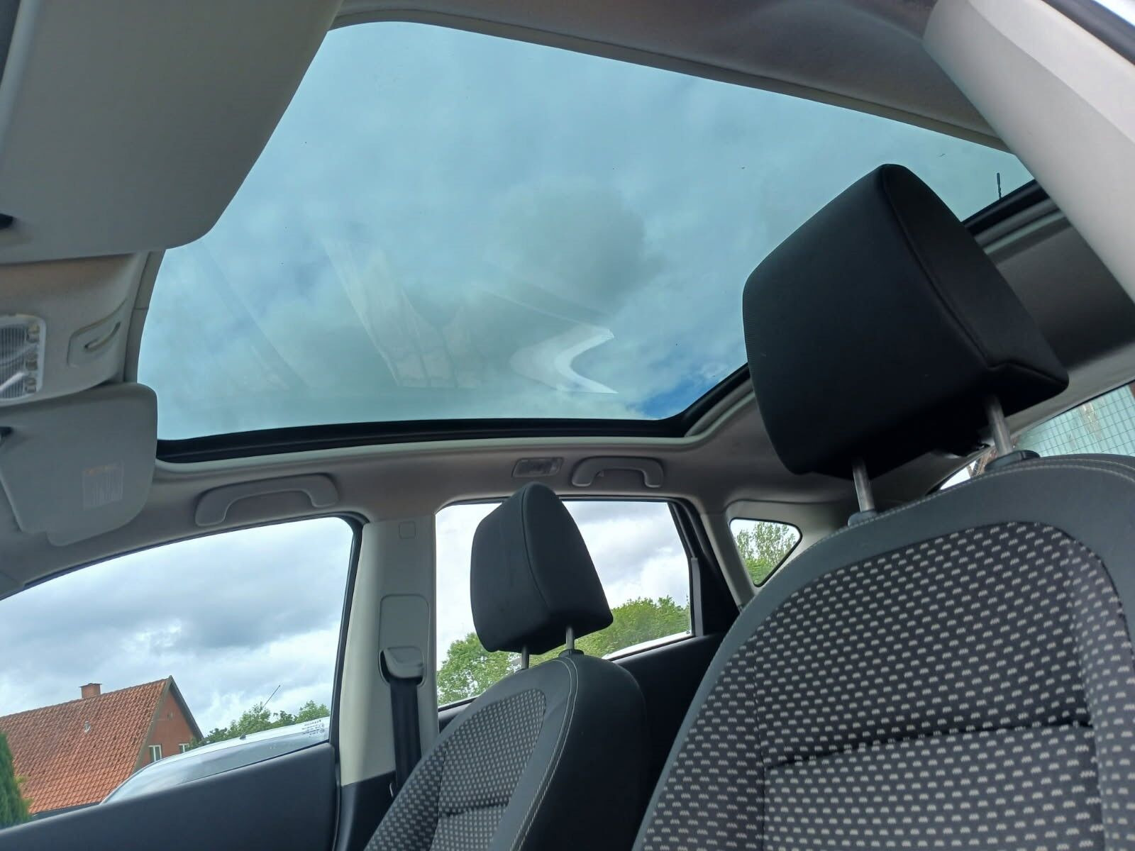 Sølv Nissan Qashqai fra 2009