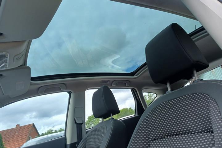 Sølv Nissan Qashqai fra 2009