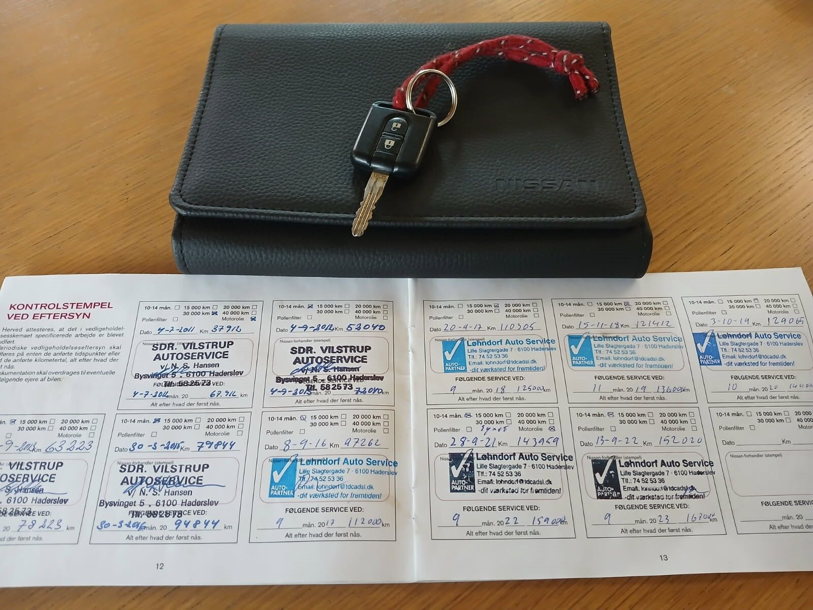 Sølv Nissan Qashqai fra 2009