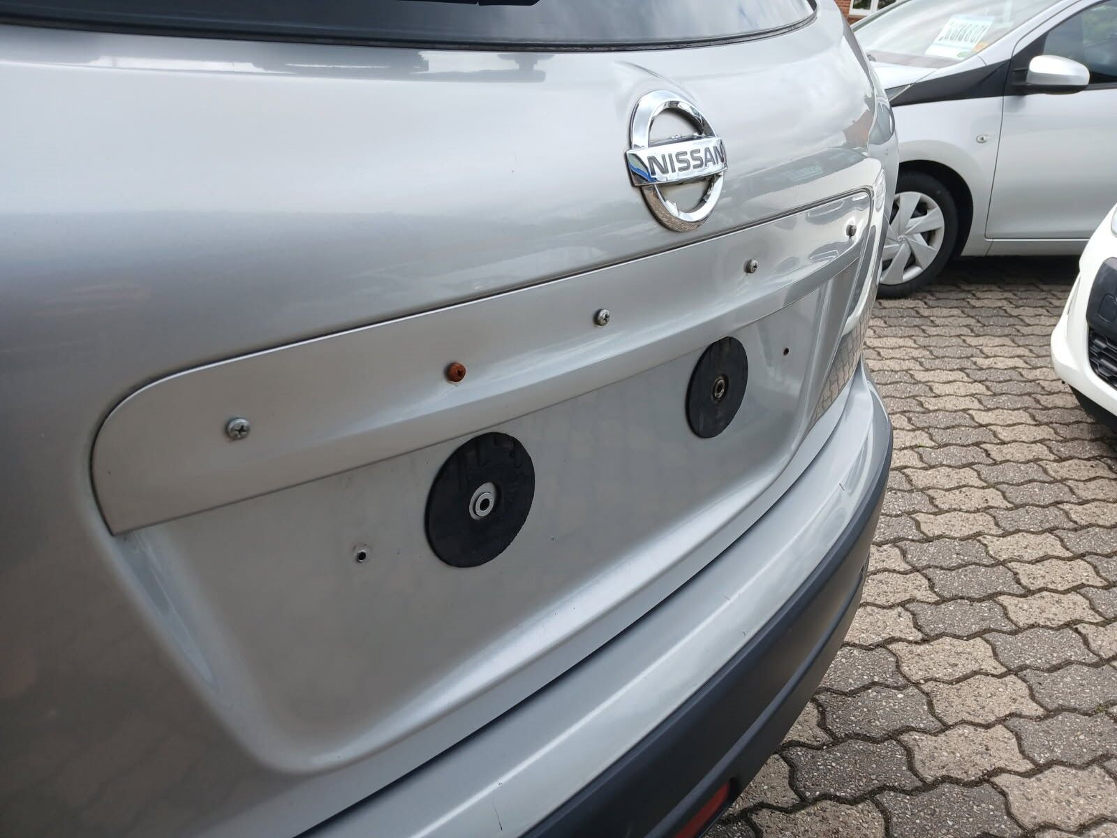 Sølv Nissan Qashqai fra 2009