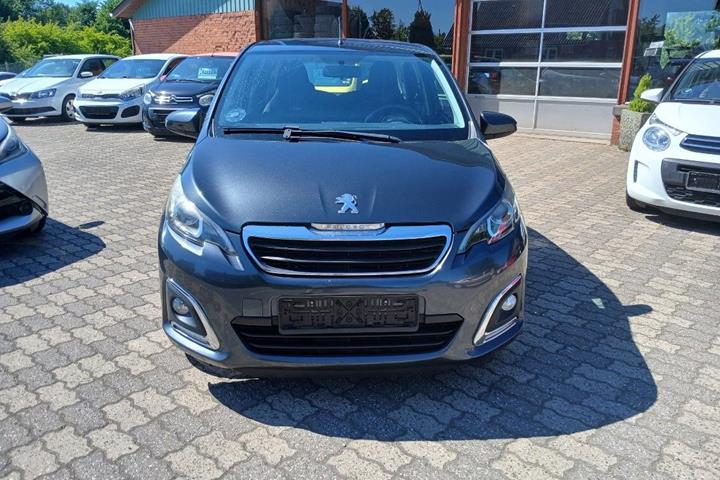 Grå Peugeot 108 fra 2016