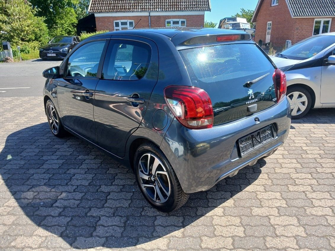 Grå Peugeot 108 fra 2016