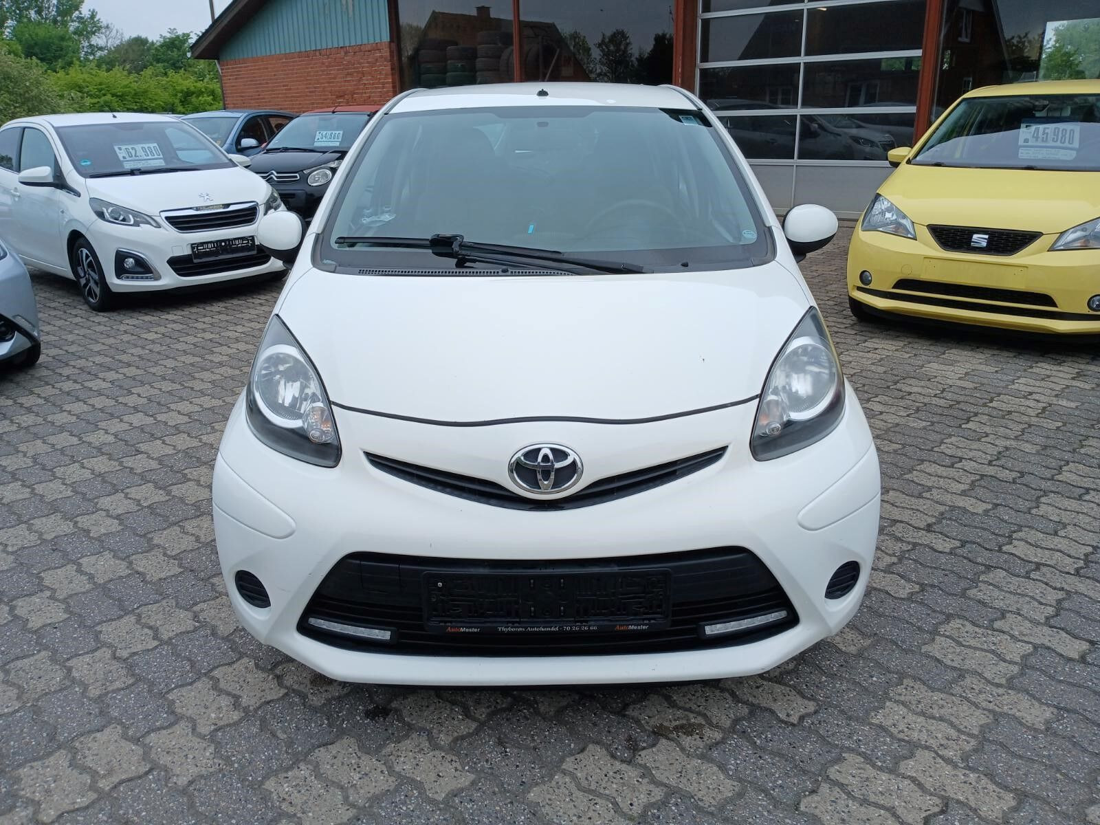 Hvid Toyota Aygo fra 2012