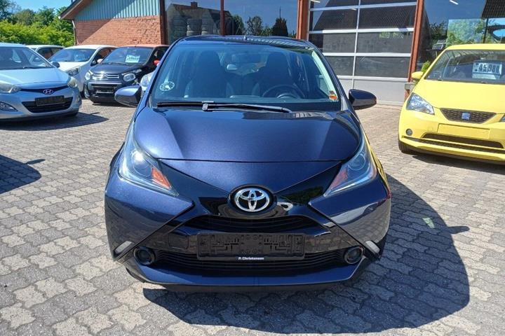 Blå Toyota Aygo fra 2015