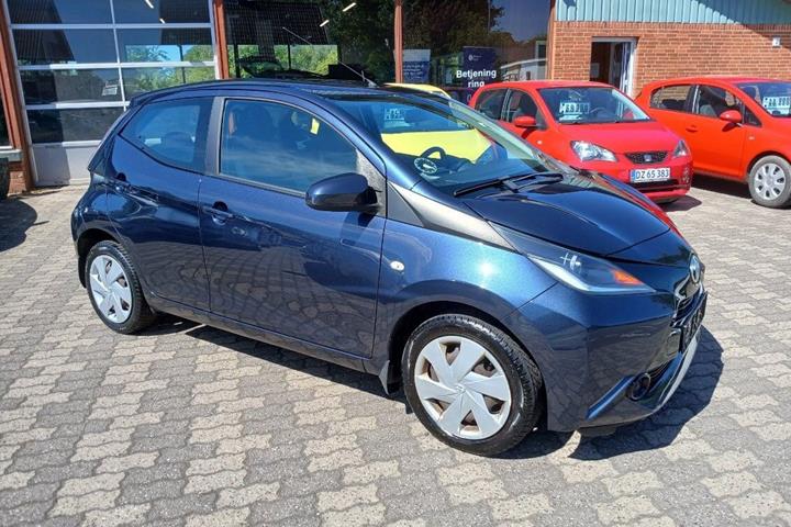 Blå Toyota Aygo fra 2015