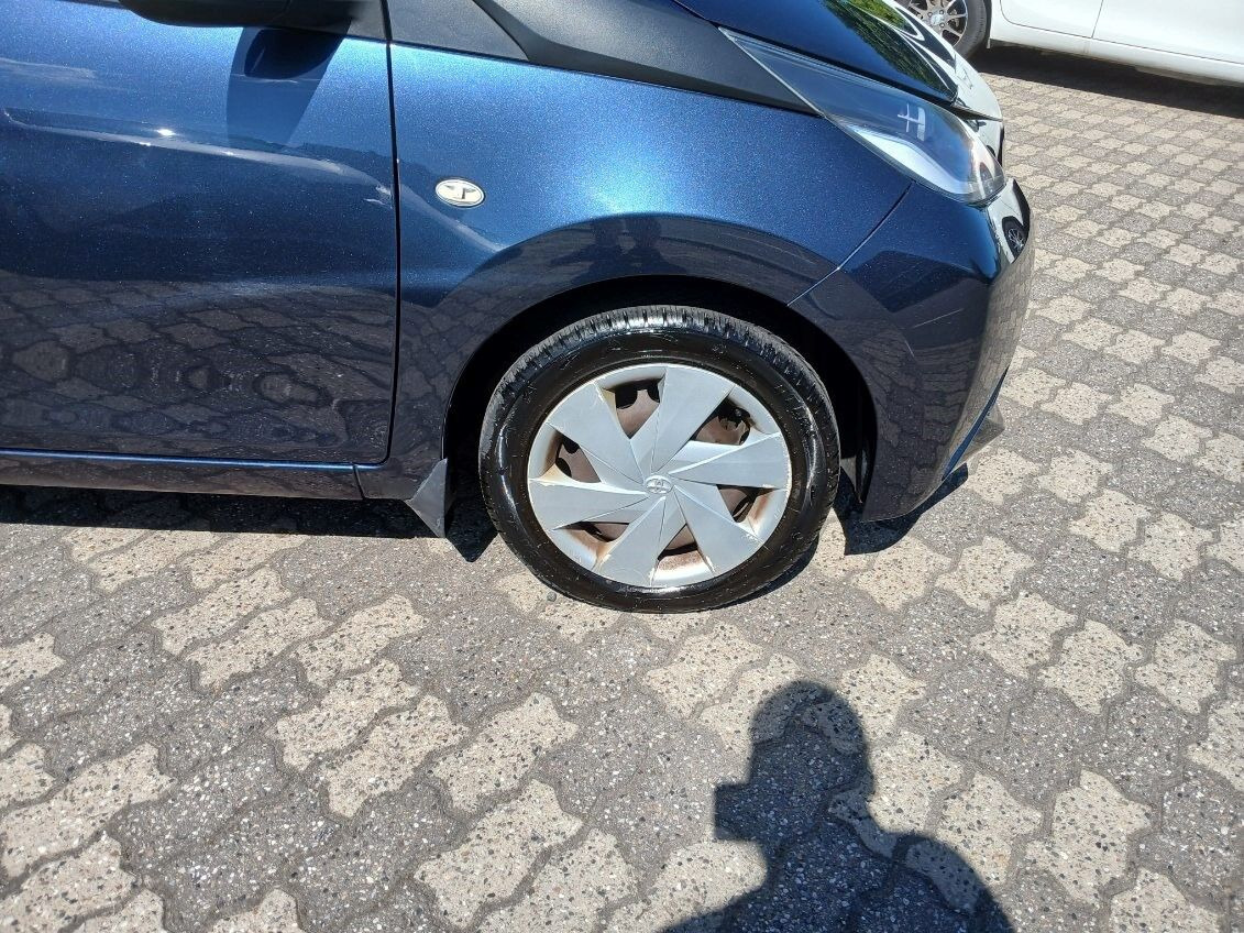 Blå Toyota Aygo fra 2015