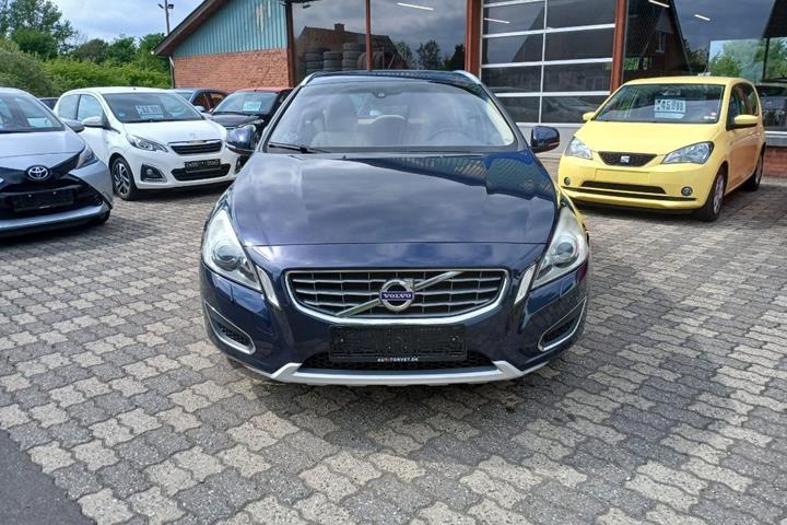 Blå Volvo V60 fra 2011